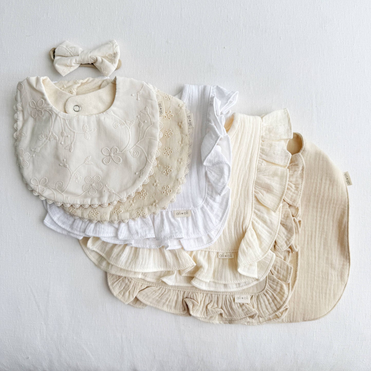 Muslin Cotton Ruffle Baby Bib (Ivory)