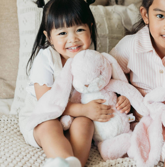 Sweet 16" Nibble Bunny – Pink