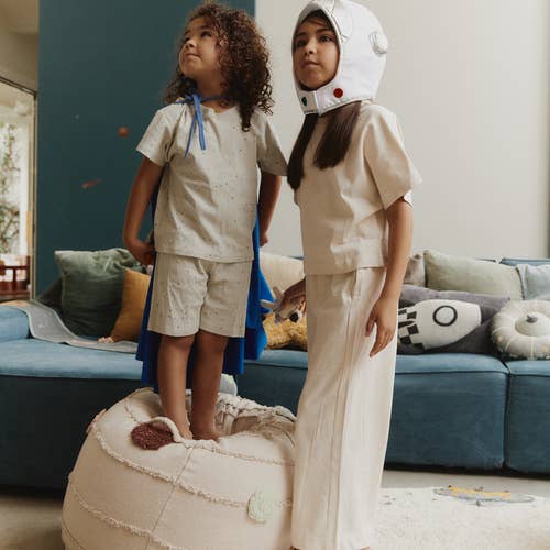 Pouf Solar System: 1’ 8” Ø x 1’ 6”