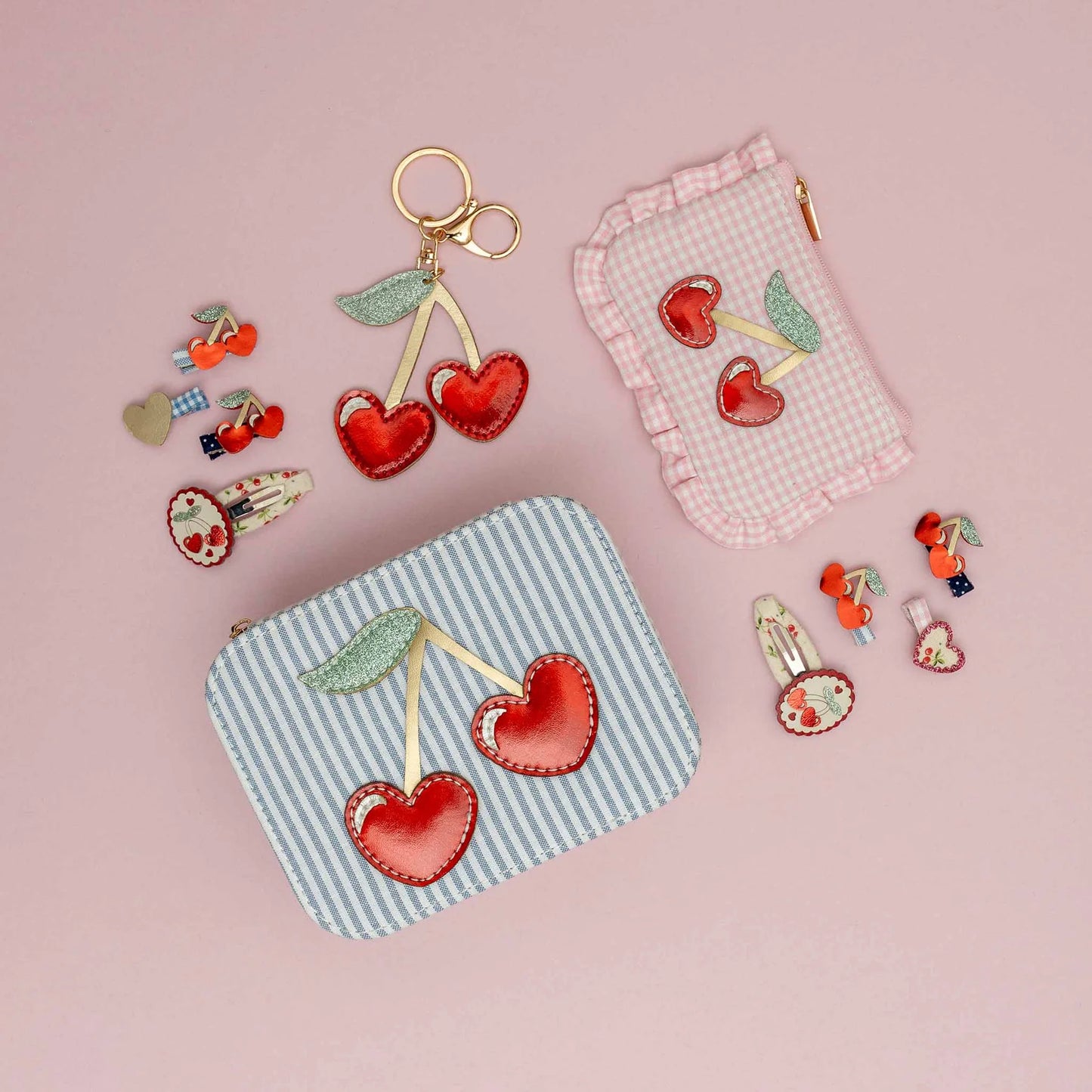 Scallop Framed Cherries Clic Clacs