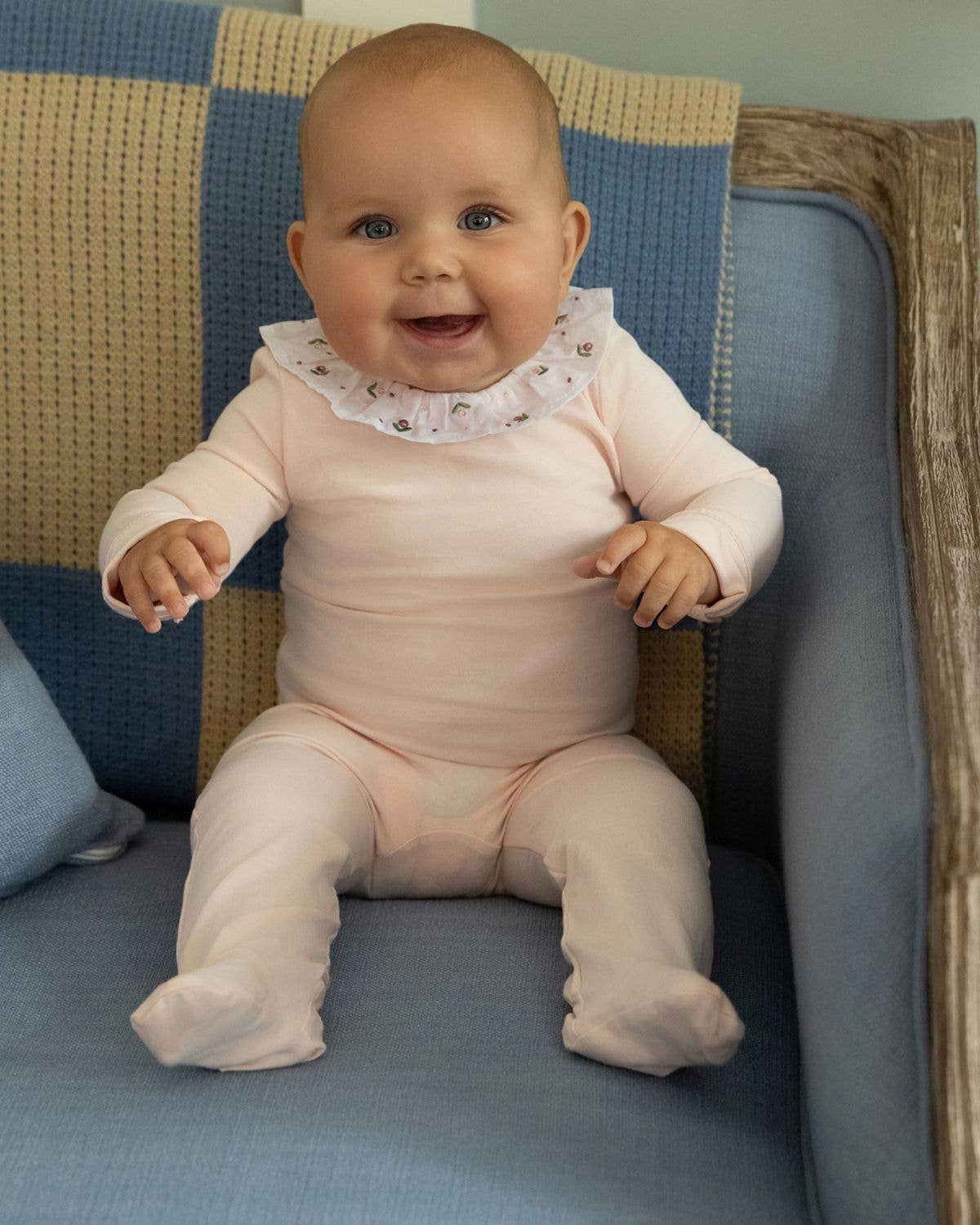 Flower Ruffle Collar Footie: Soft Pink / 6-M