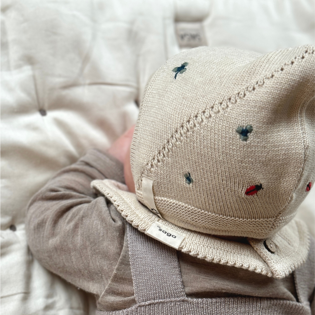 Baby Bonnet - Organic cotton - Knitted - Cream & Embroidery