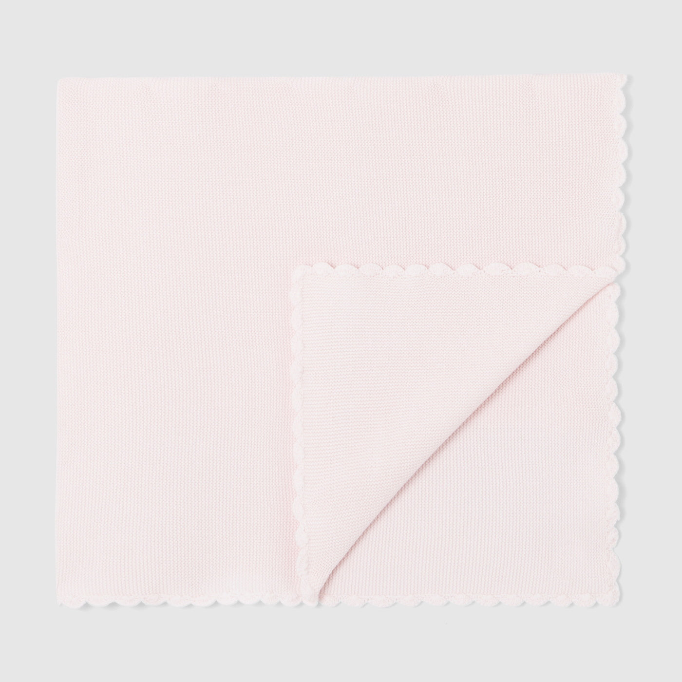 Scalloped blanket