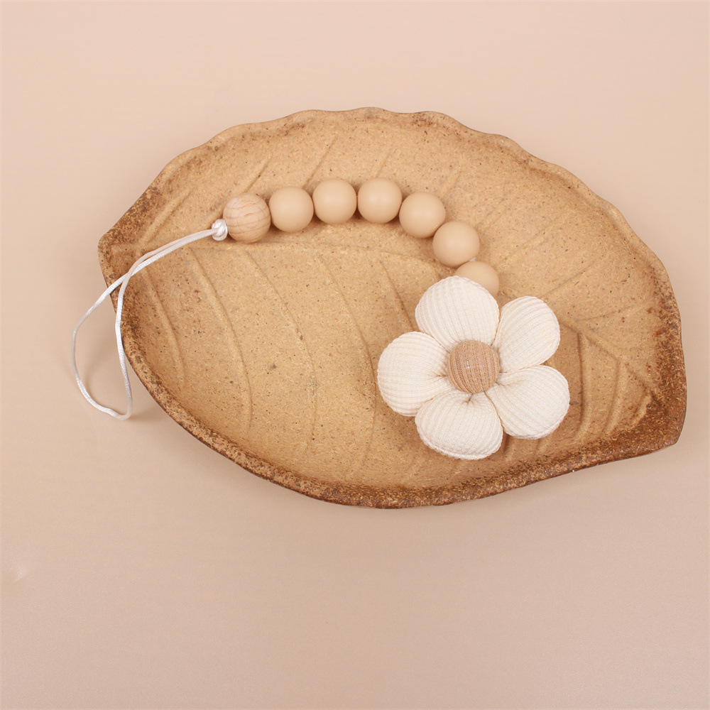Annie&Charles® silicone pacifier chain FLOWER: Khaki Flowers