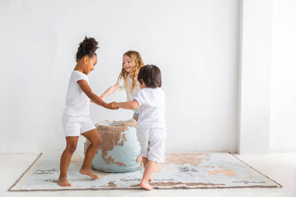 Pouffe World Map: 1'6" x 1'8" x 1'8"