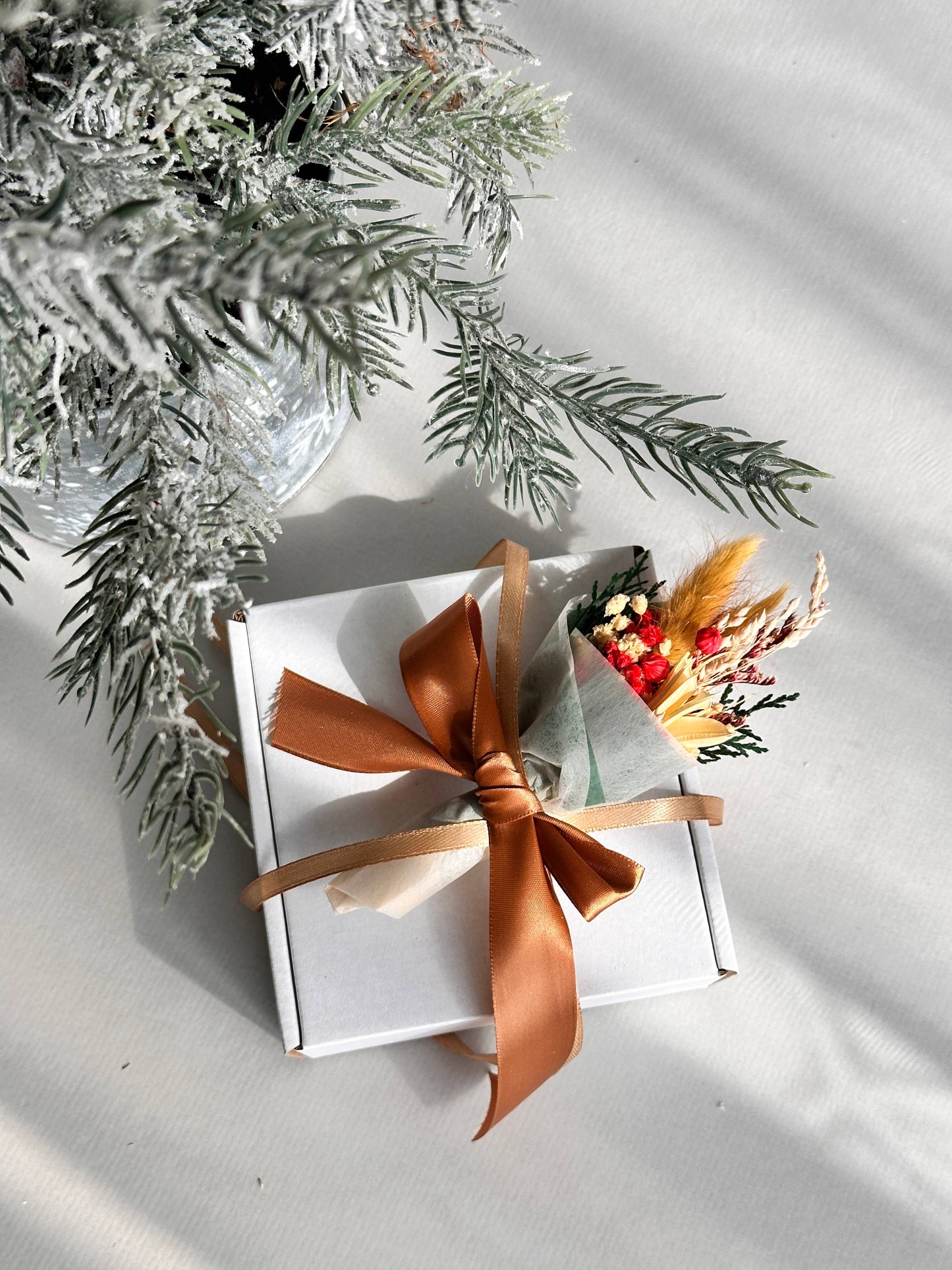 Dollhouse Bouquet- Holiday Edit.