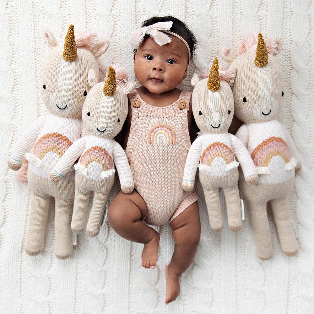 Zara the unicorn, gives 10 meals: Little - 13"