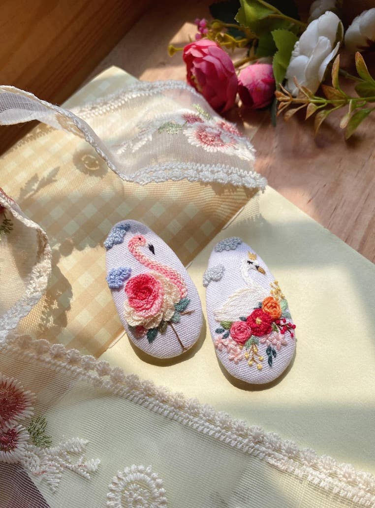 3D Floral Embroidered Hair Barrette, Kylie Collection: 5. White rose bouquet