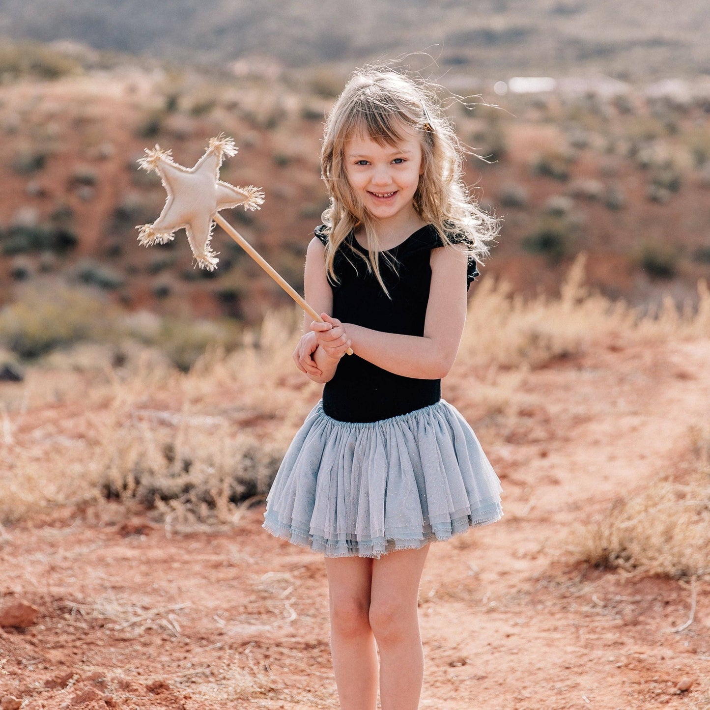 Leighton Wand w/#14G Gold Eyelash: Gold / One size