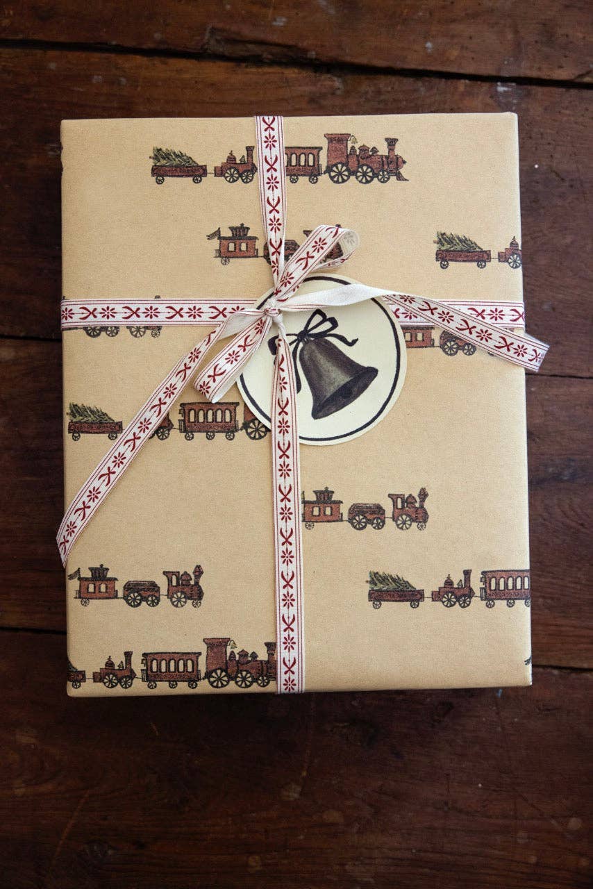 'Merry Little Christmas' wrapping paper set