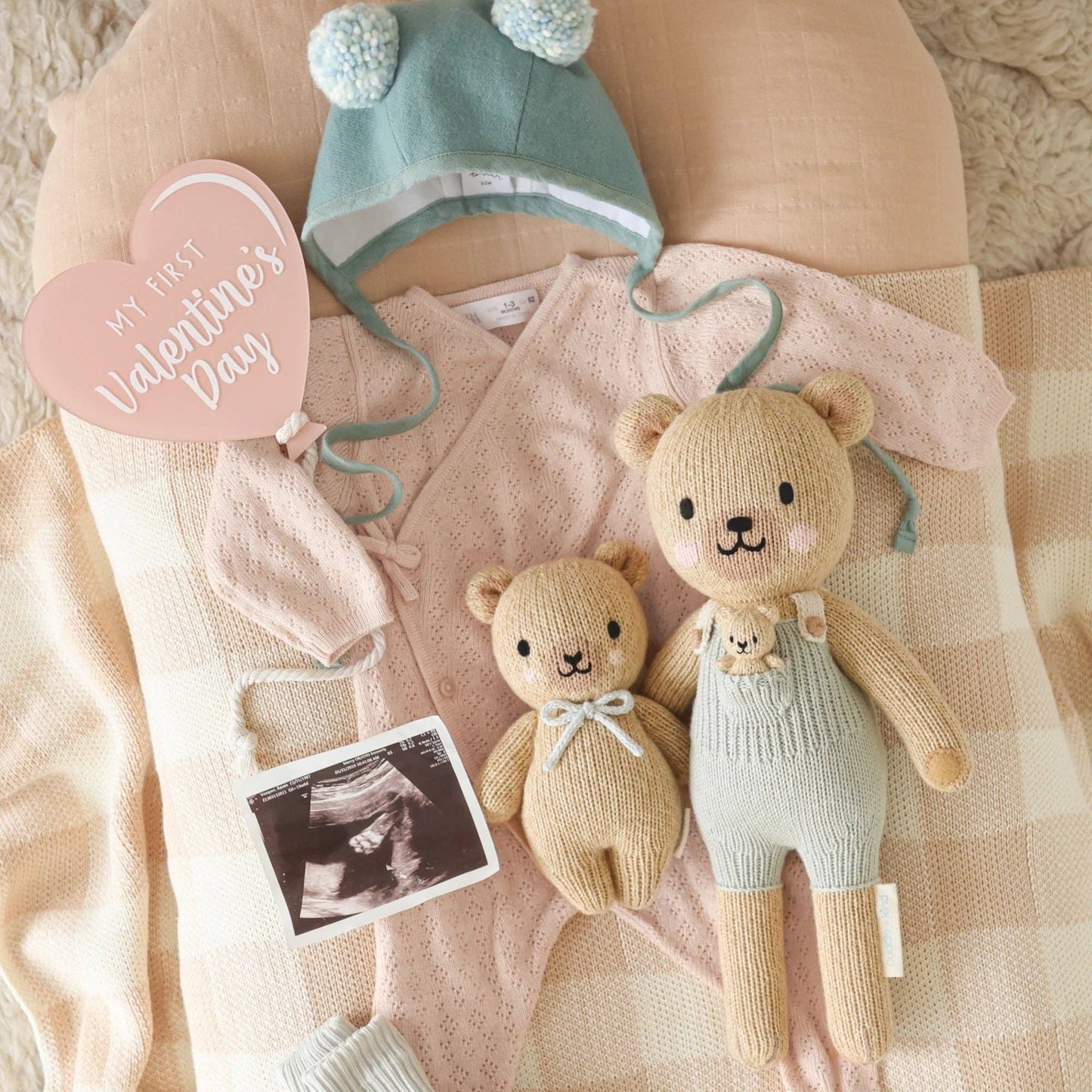 Alexander the honey bear: Regular - 20"