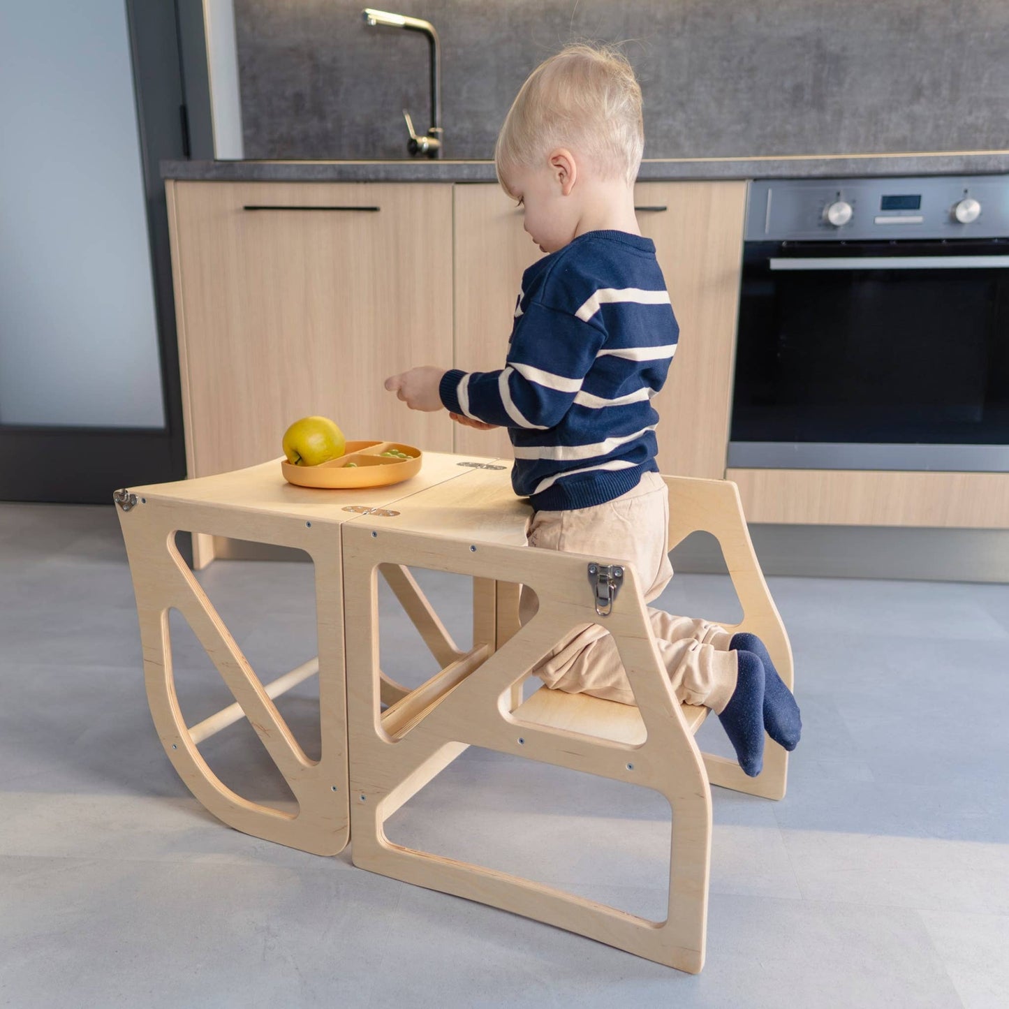 Transformable Kitchen Tower Securestep, Highchair+Tray Combo