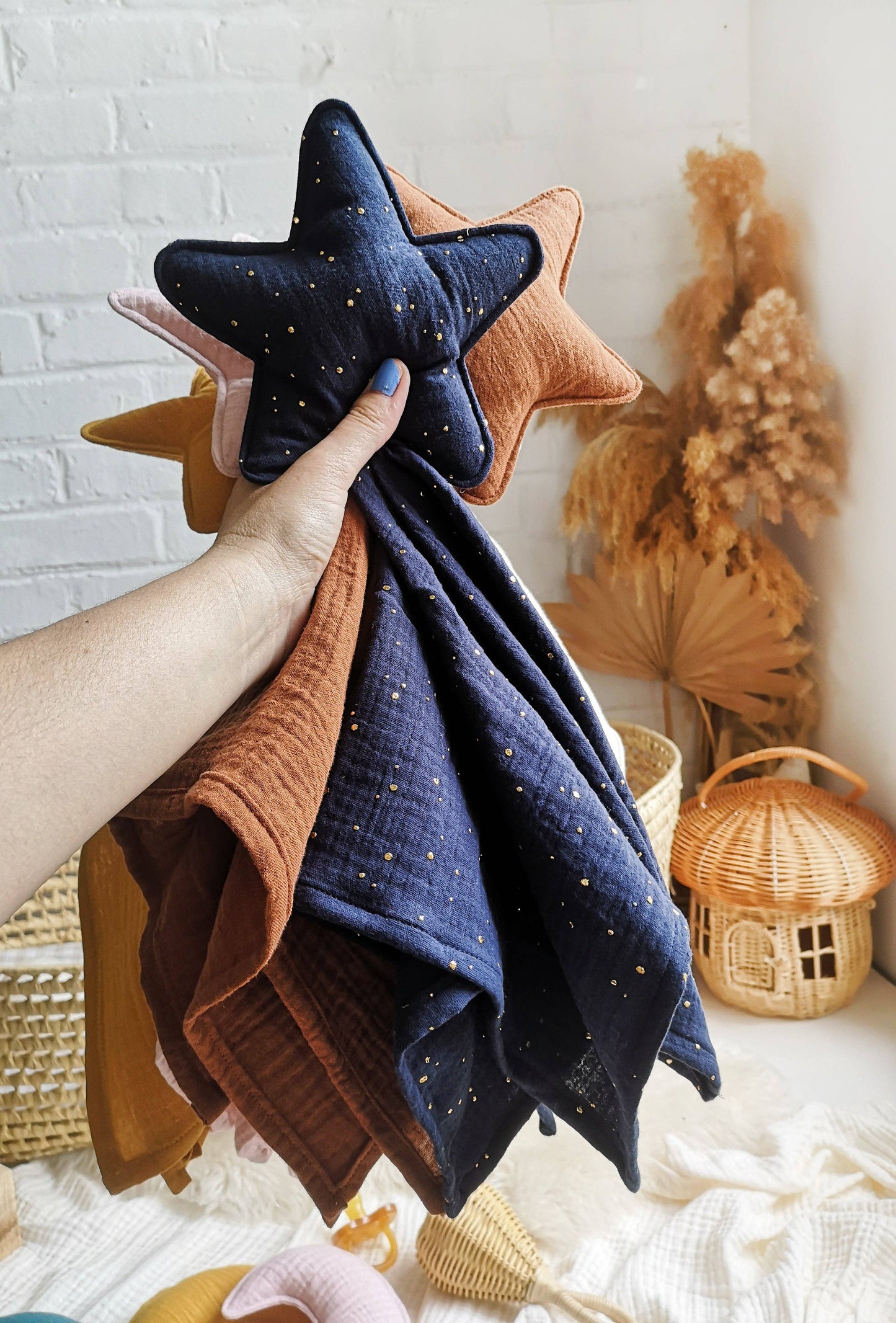 Star comforter - Baby security blanket: NAVY WITH GOLD DOTS