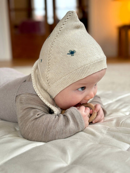 Baby Bonnet - Organic cotton - Knitted - Cream & Embroidery