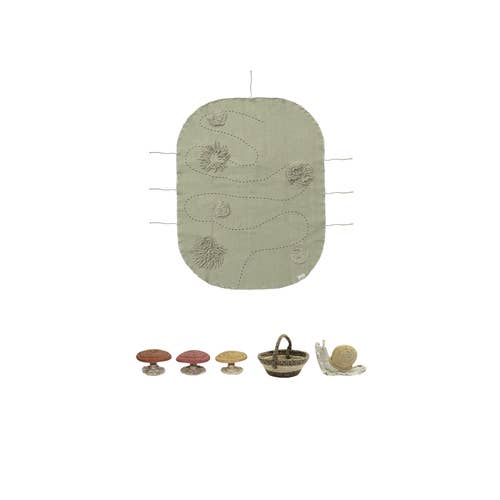 Snail Toy Set: 1' 8" x 2' 2"