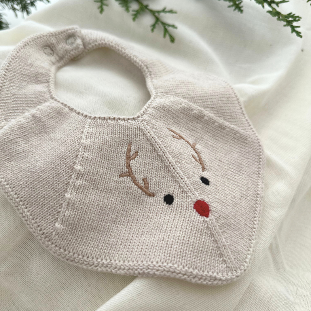 Knitted Bib - Fjola - Ivory Reindeer