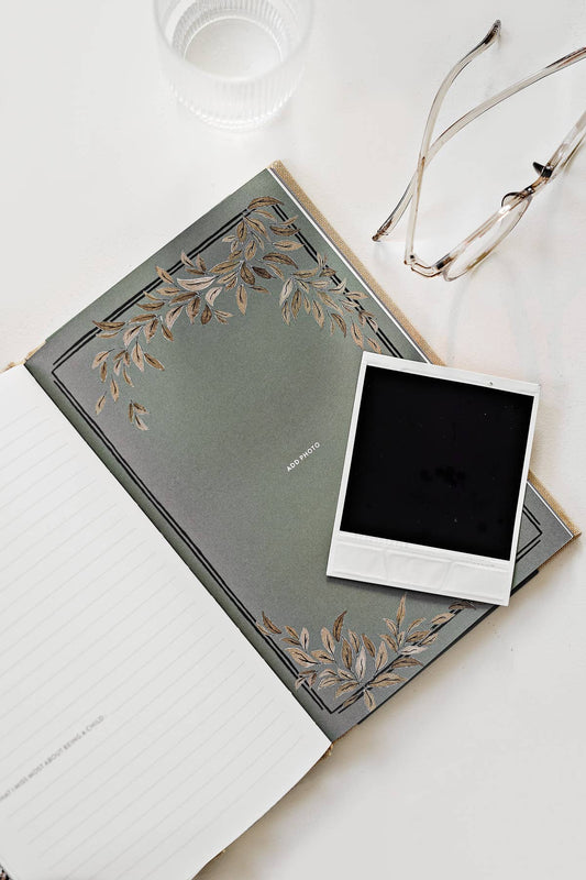 Grandma's Story: A Memory and Keepsake Journal for My Family