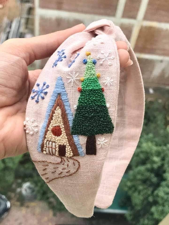 Christmas Embroidered Headband & Turban ✅: 1. Red