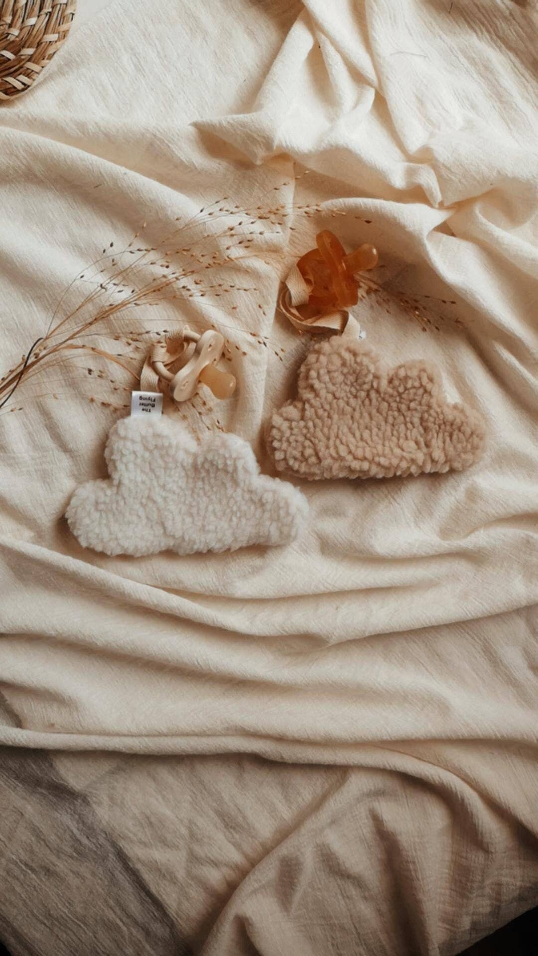 Cloud pacifier clip: Camel