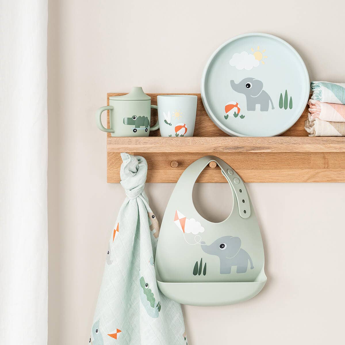 Silicone bib Playground Green