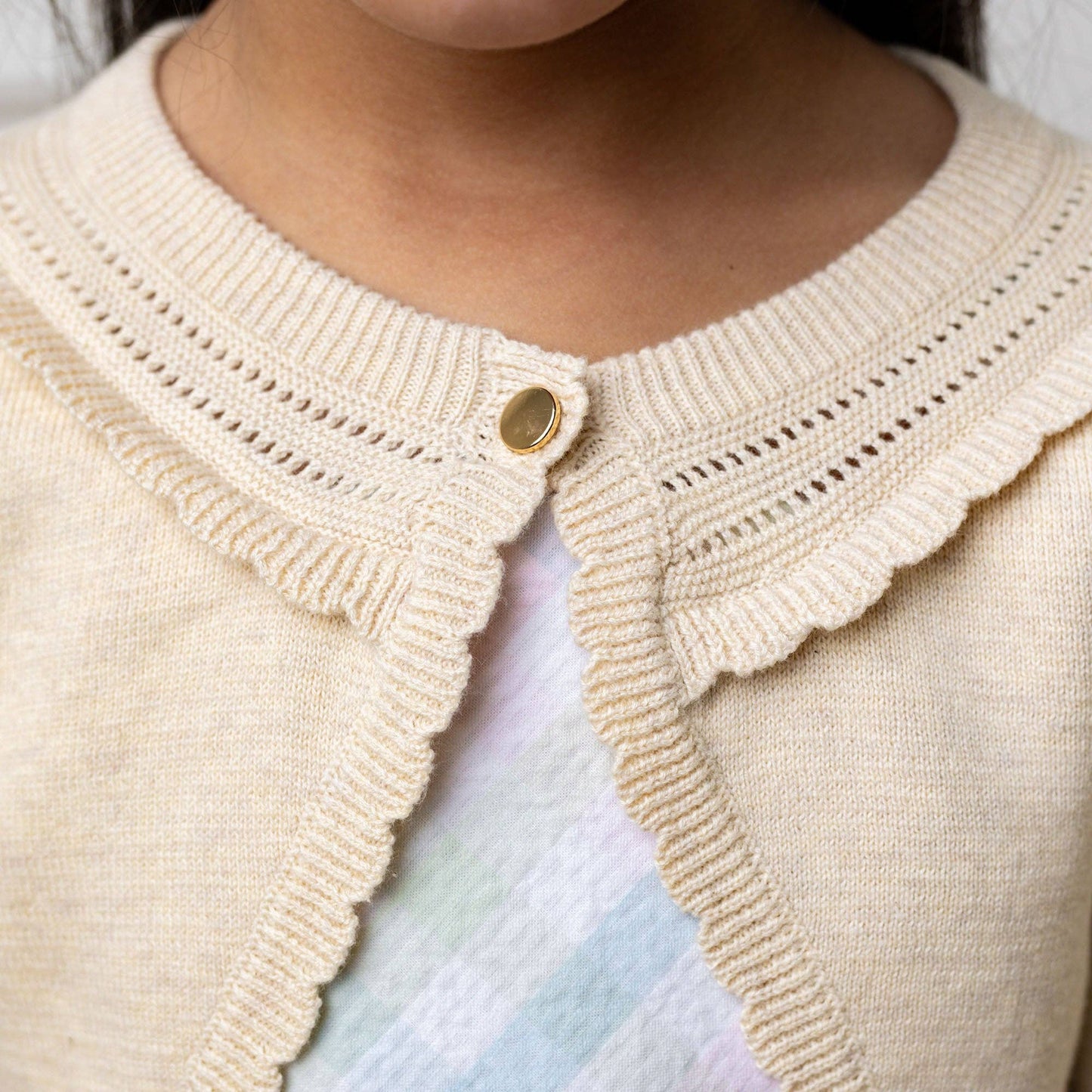 Organic Cropped Special Cardigan: Light Oatmeal Scallop / X-Small