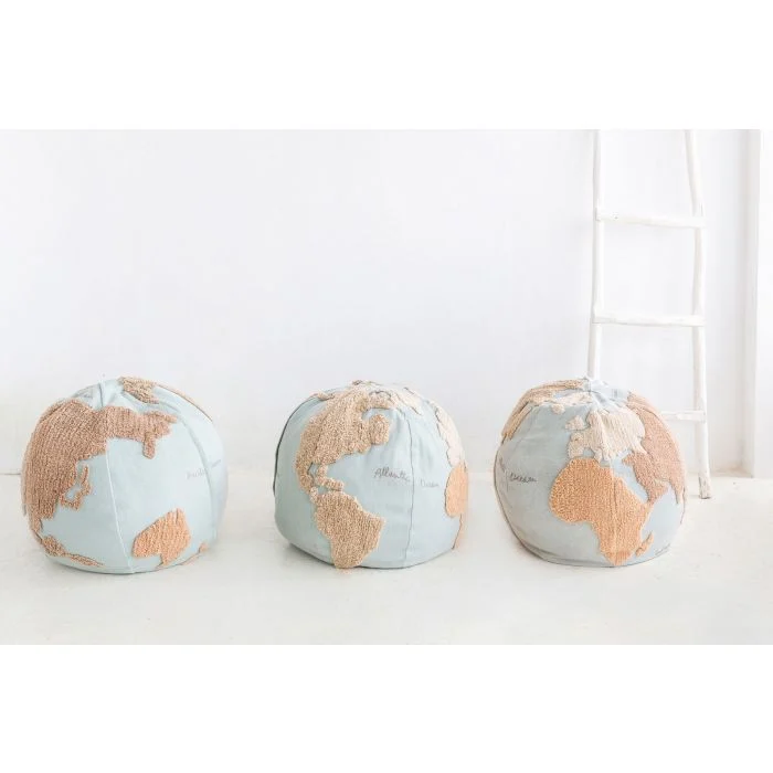 Pouffe World Map: 1'6" x 1'8" x 1'8"
