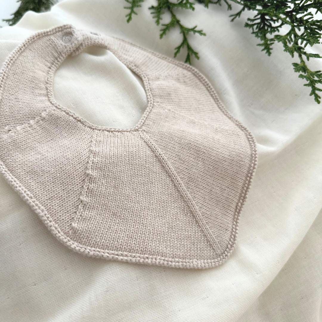 Knitted Bib - Fjola - Ivory Reindeer
