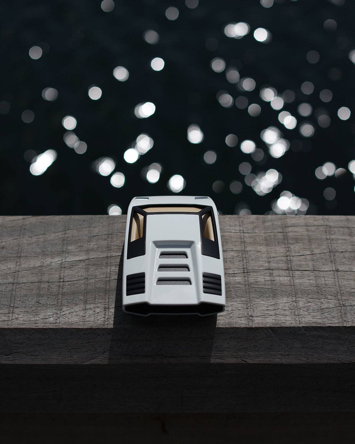 Car UFO COLOMBA White 7in
