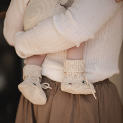 Baby Booties - Organic cotton - Knitted - Cream & Embroidery