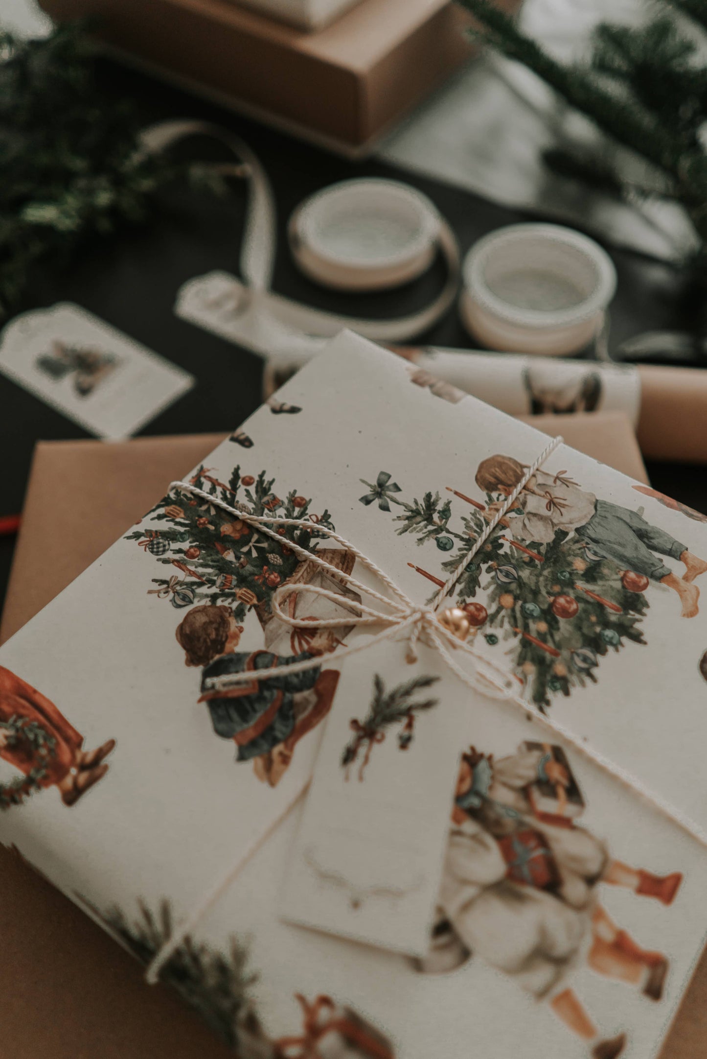 Gift wrapping paper: Magic moments