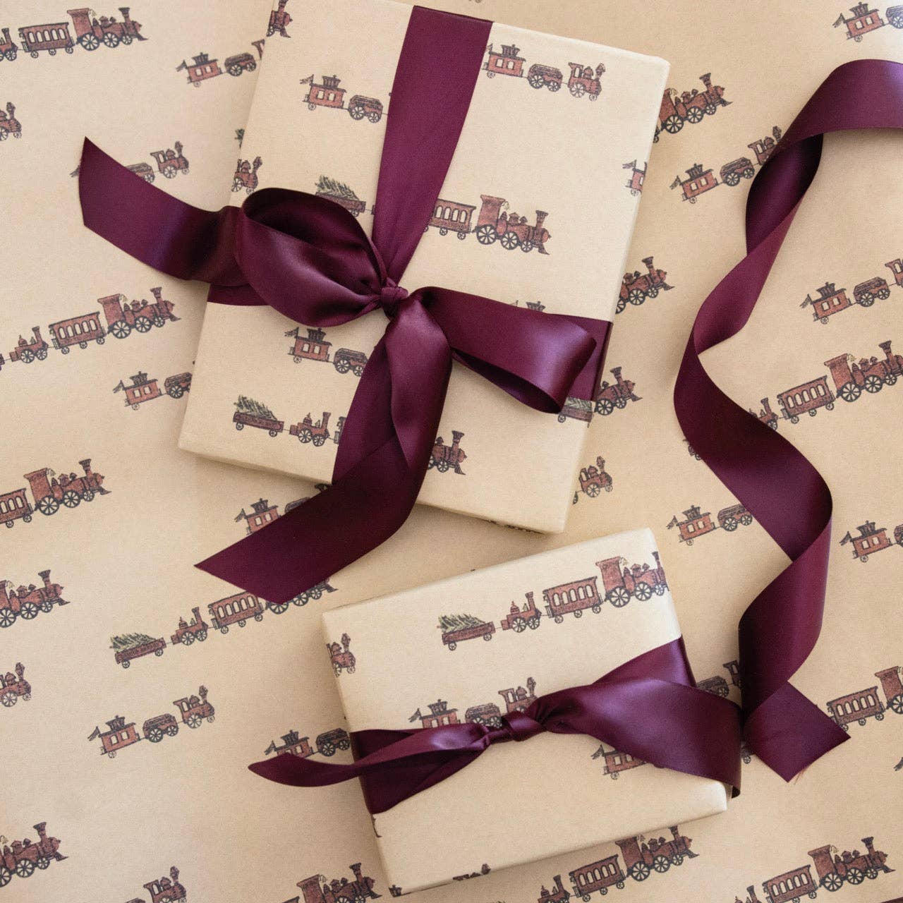 'Merry Little Christmas' wrapping paper set