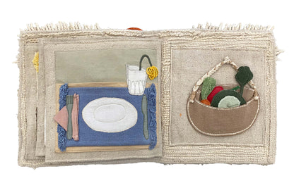 Textile book "Cool kids eat healthy": 97 % cotton 3 % other fibre / 1' x 11"