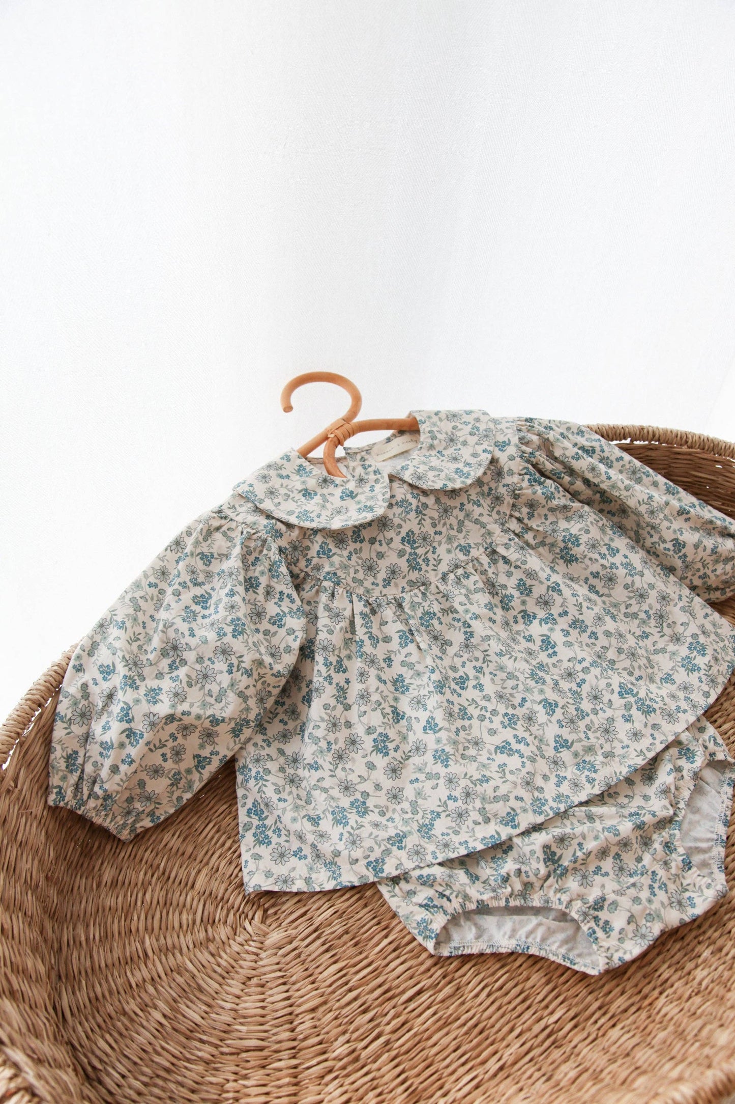Winter/Blue Puff Sleeve Blouse & Bloomer Set: 12-18m