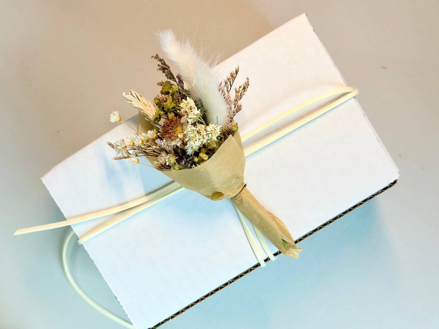 Dollhouse Bouquet : Neutral