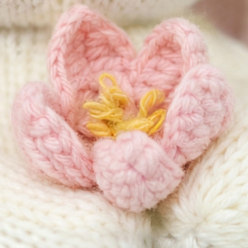 Baby bunny (blooming tulip)