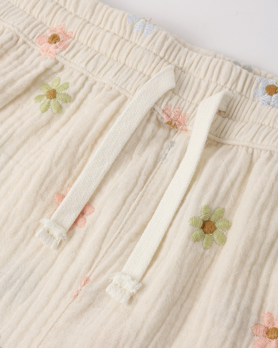 Kayli Set - Embroidered Daisies
