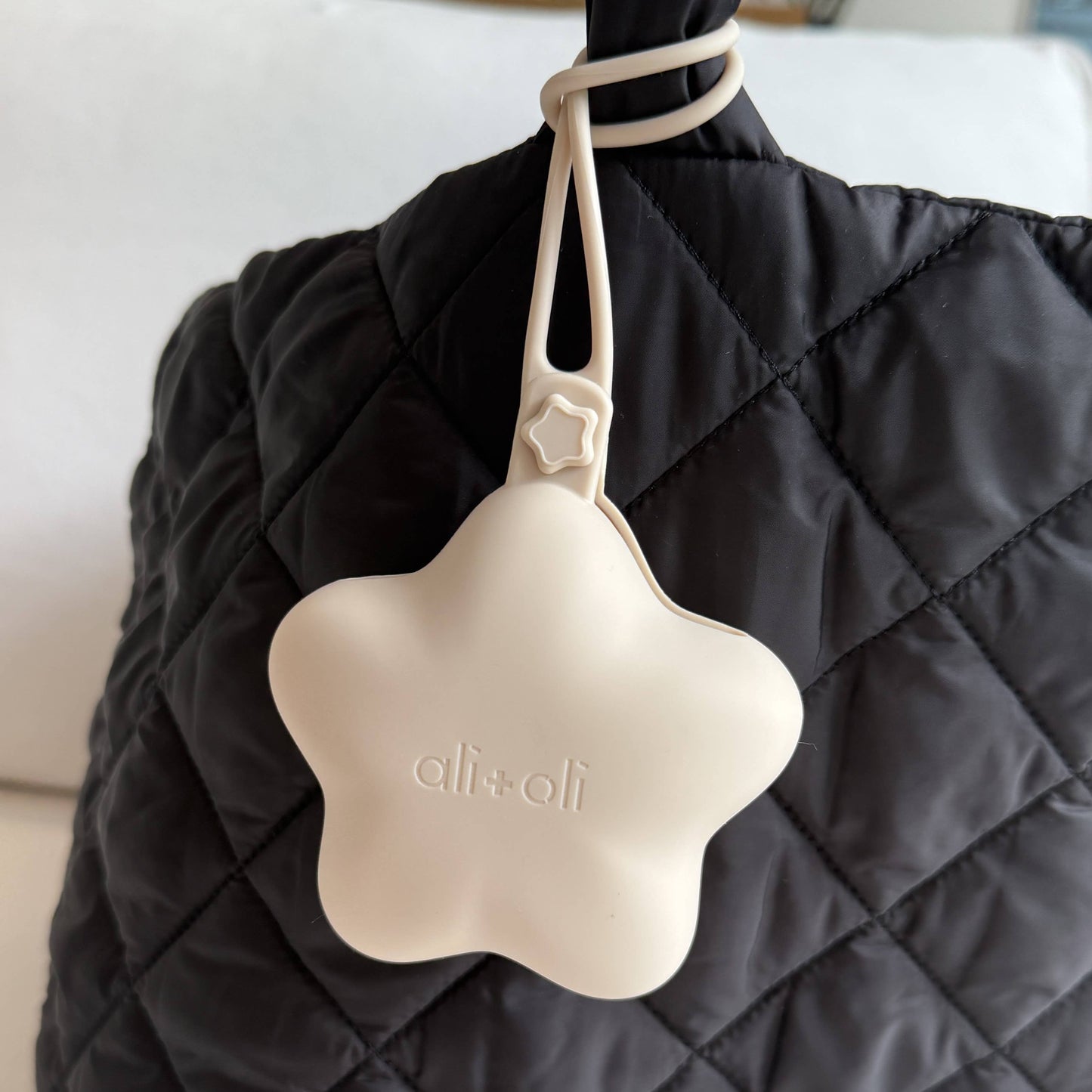 Ali+Oli Silicone Pacifier Case 2-pack Star (Blush & Sand)