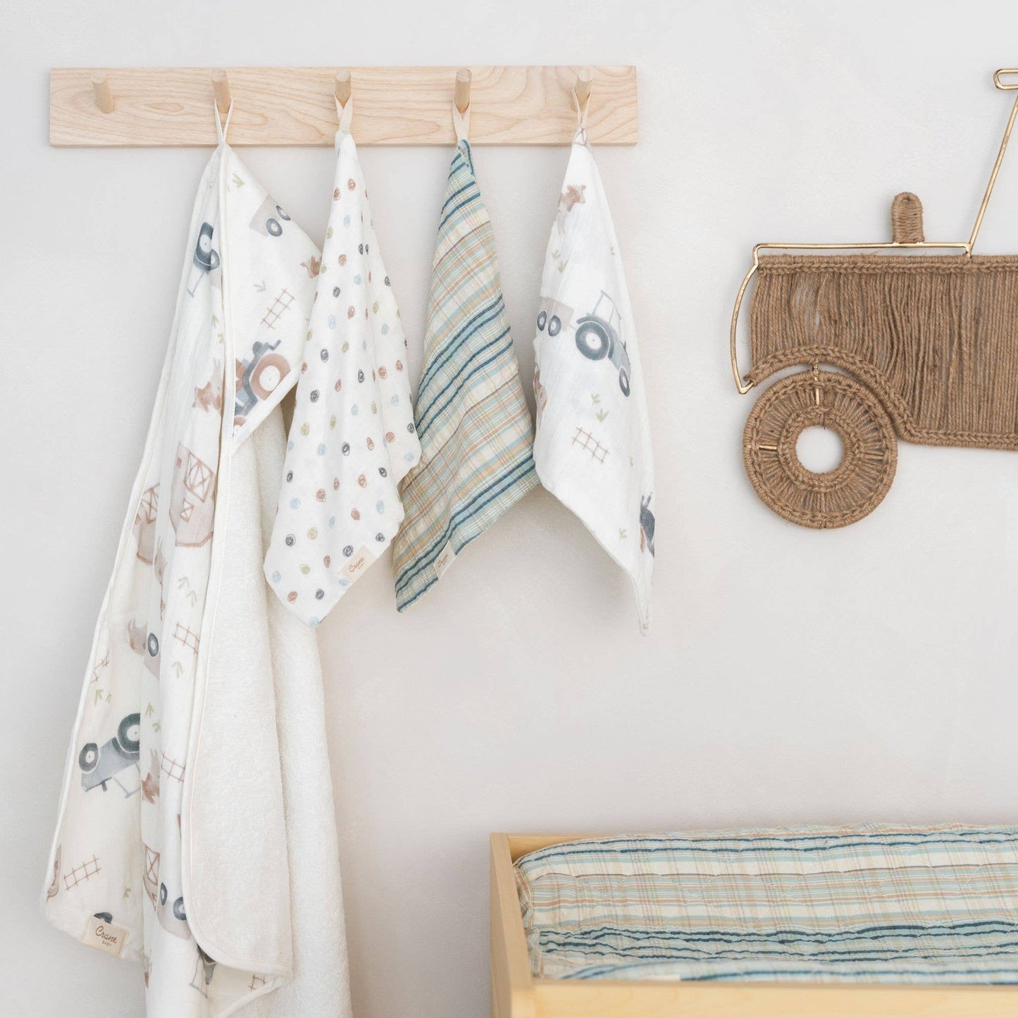 Charlie Farmhouse Tractor HT/Wash Cloth Set