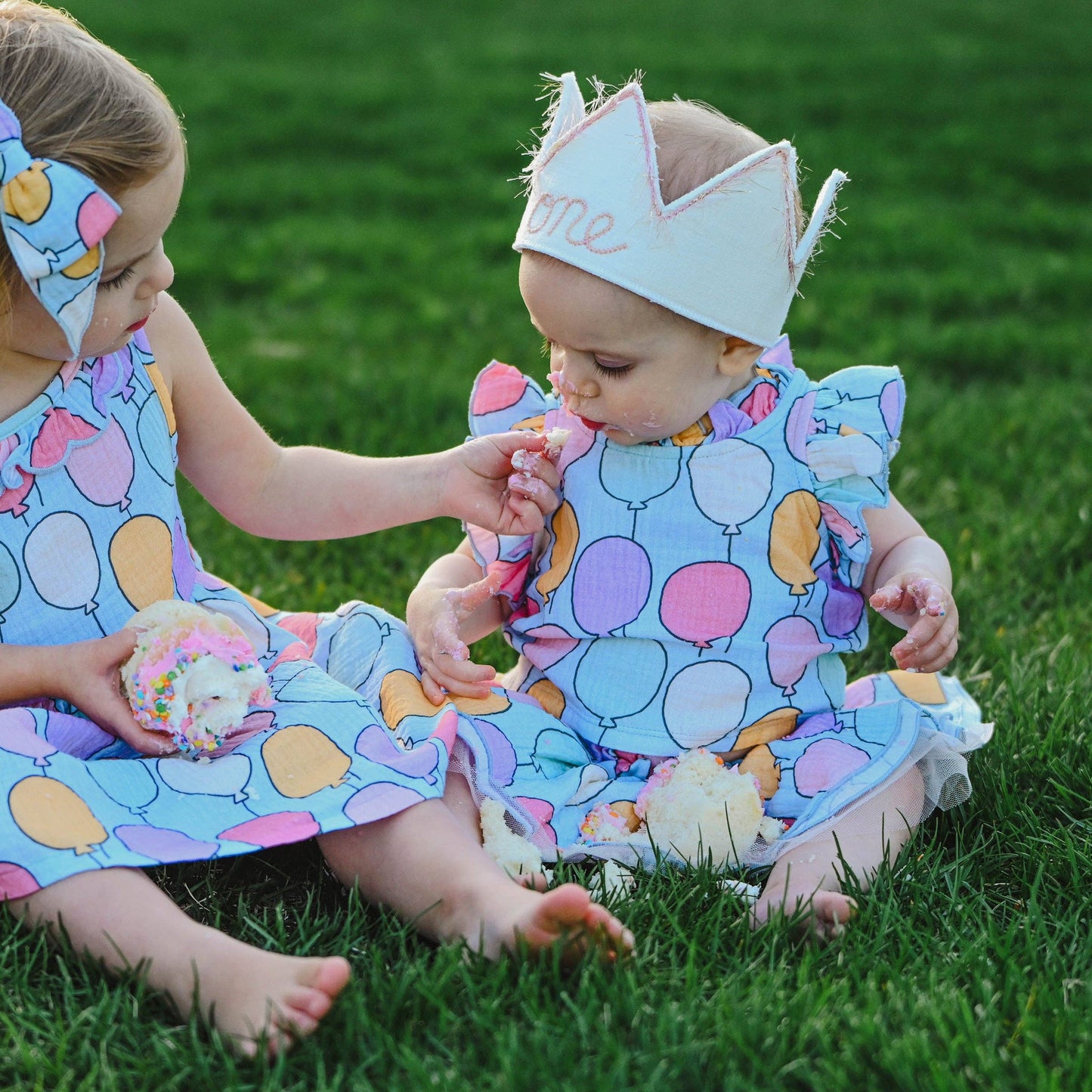 "One" #10Blush Linen Crown w/#10PG Pnk/Gld EL Trim: Oyster / Toddler