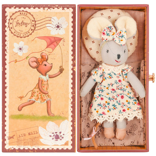 Levlovs Mouse Chloe in Stamp Holder Box with Bedding  
