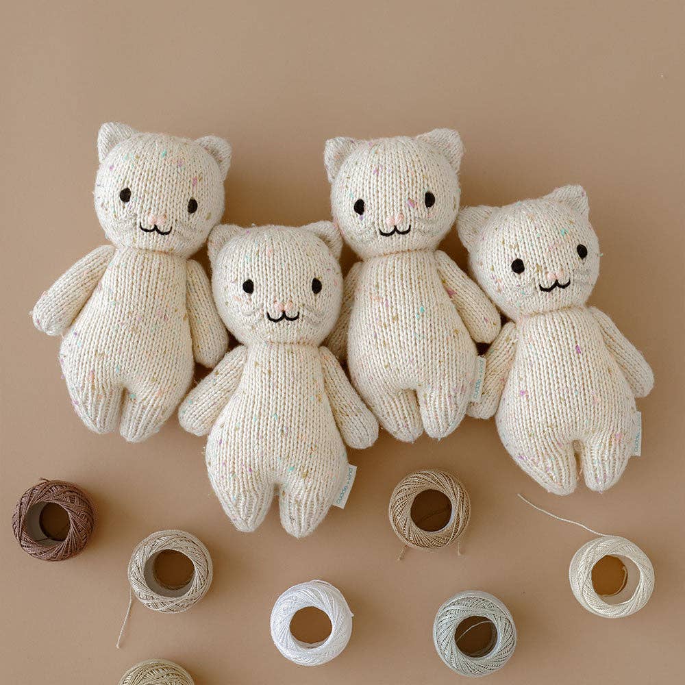 Baby kitten, gives 5 meals