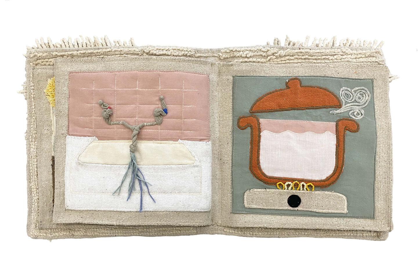 Textile book "Cool kids eat healthy": 97 % cotton 3 % other fibre / 1' x 11"