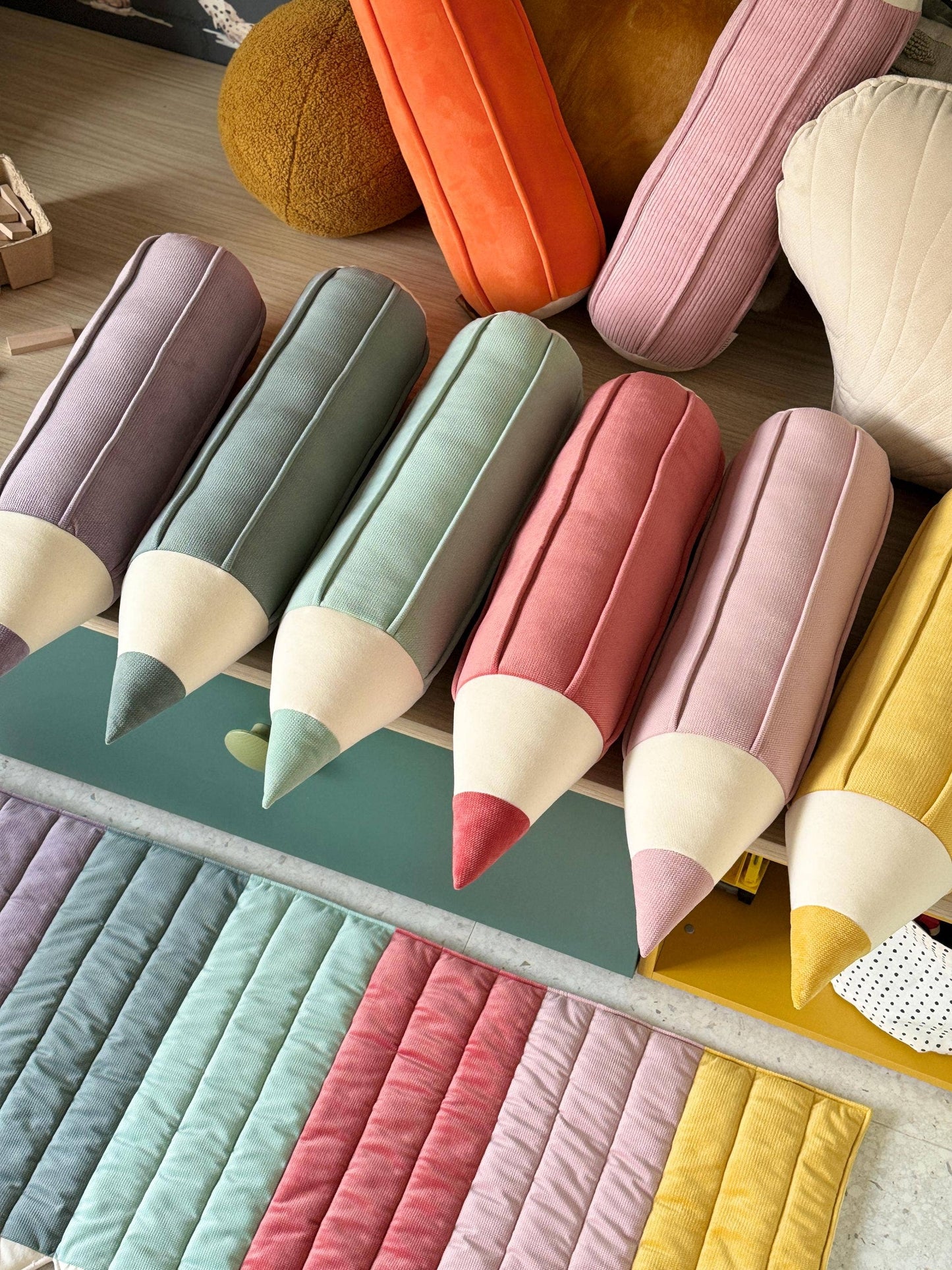 Crayon velvet pillow “Mint"