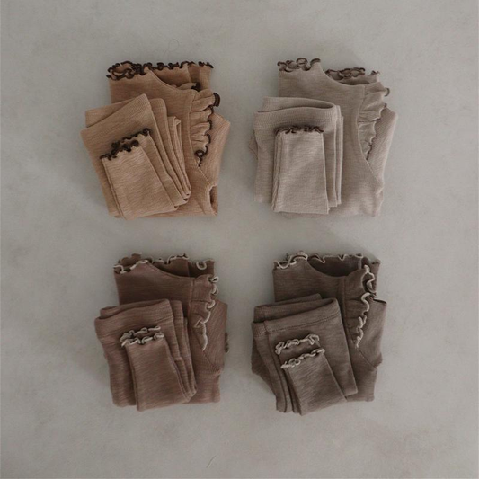 Annie & Charles® ANNA cotton girl set with ruffles: Milk Apricot