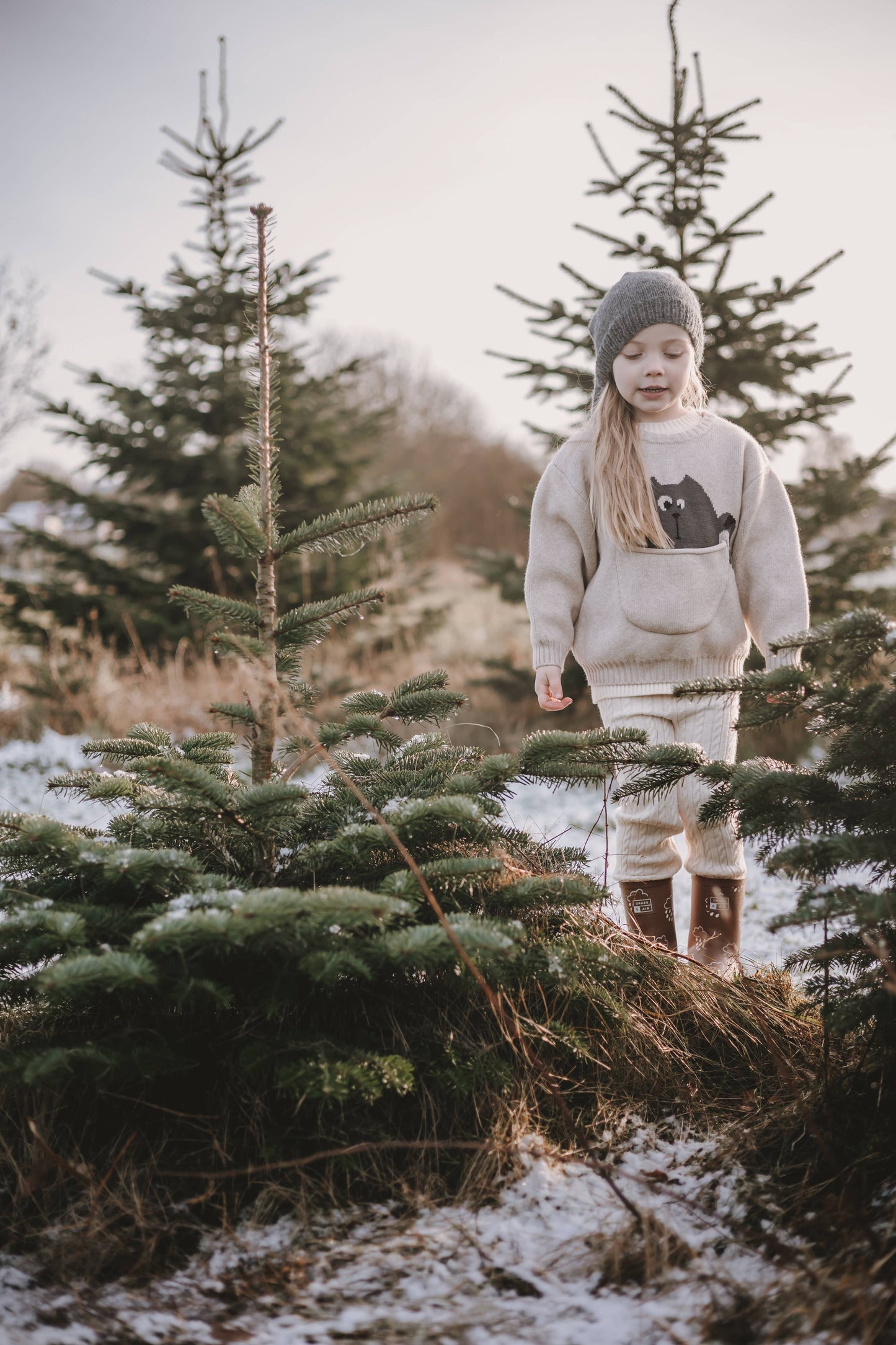 Annie & Charles® animal knitted sweater: Beige bear