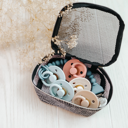 Itzy Soother™ Natural Rubber Paci Sets: Coconut + Toast 6-18 M