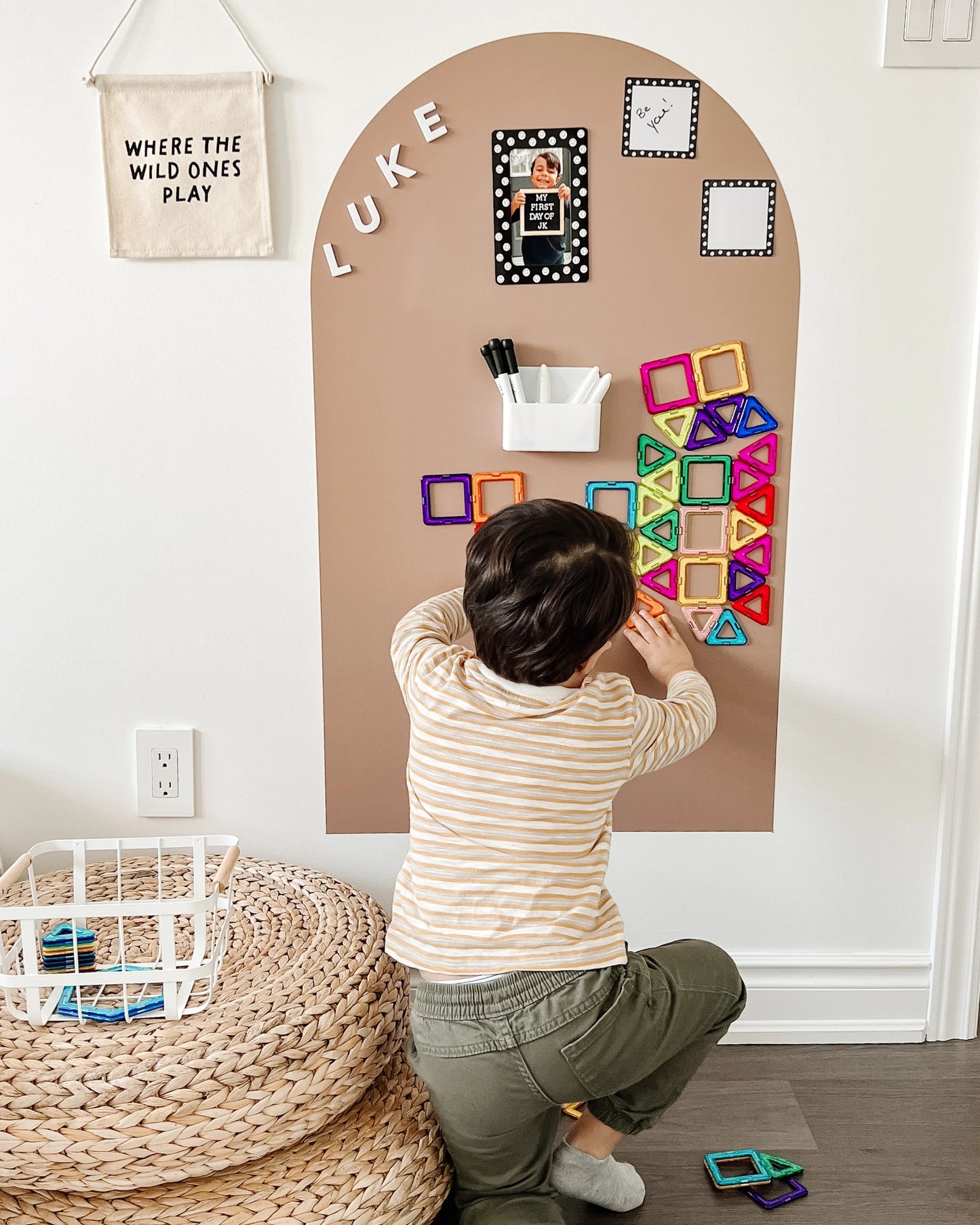Magnetic Photo Frames (2-Pack)