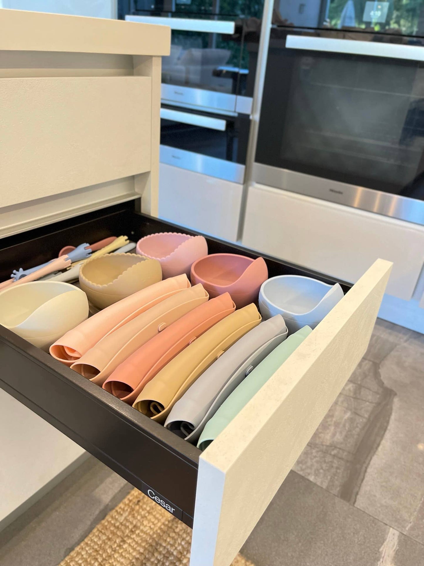 Silicone Baby Bib Roll Up & Stay Closed (Blush)