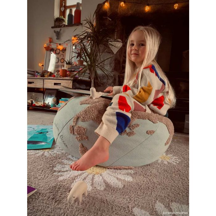 Pouffe World Map: 1'6" x 1'8" x 1'8"