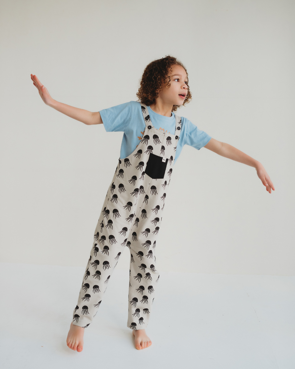 Jellyfish Print Dungarees: Sand / 2-3 Years